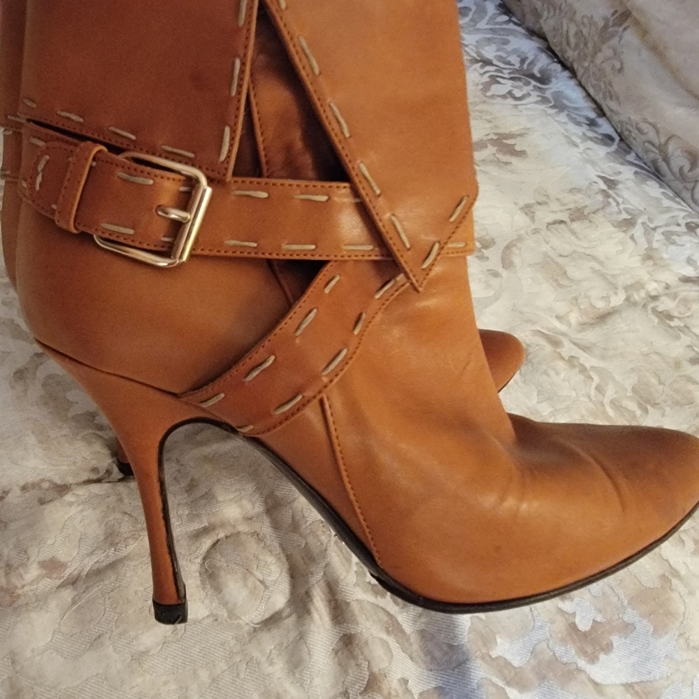 Gorgeous Alexandra Neel Booties size 37.5